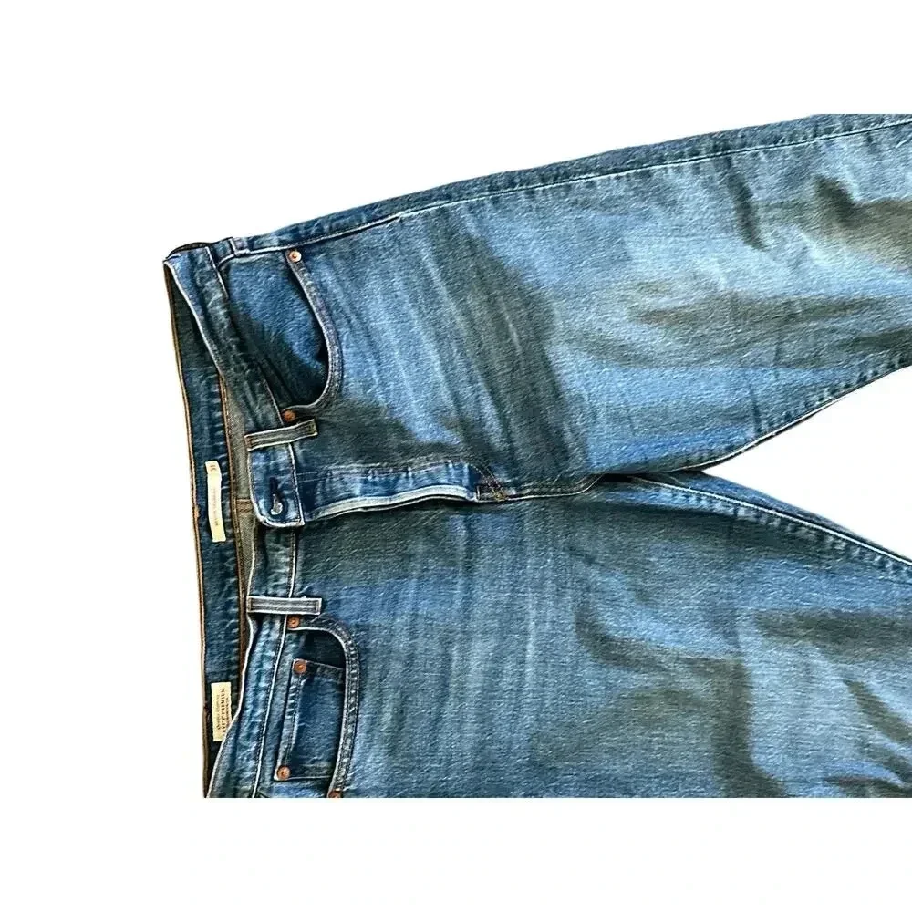 Levi's Premium Blue Denim Straight Leg Jean Size W31